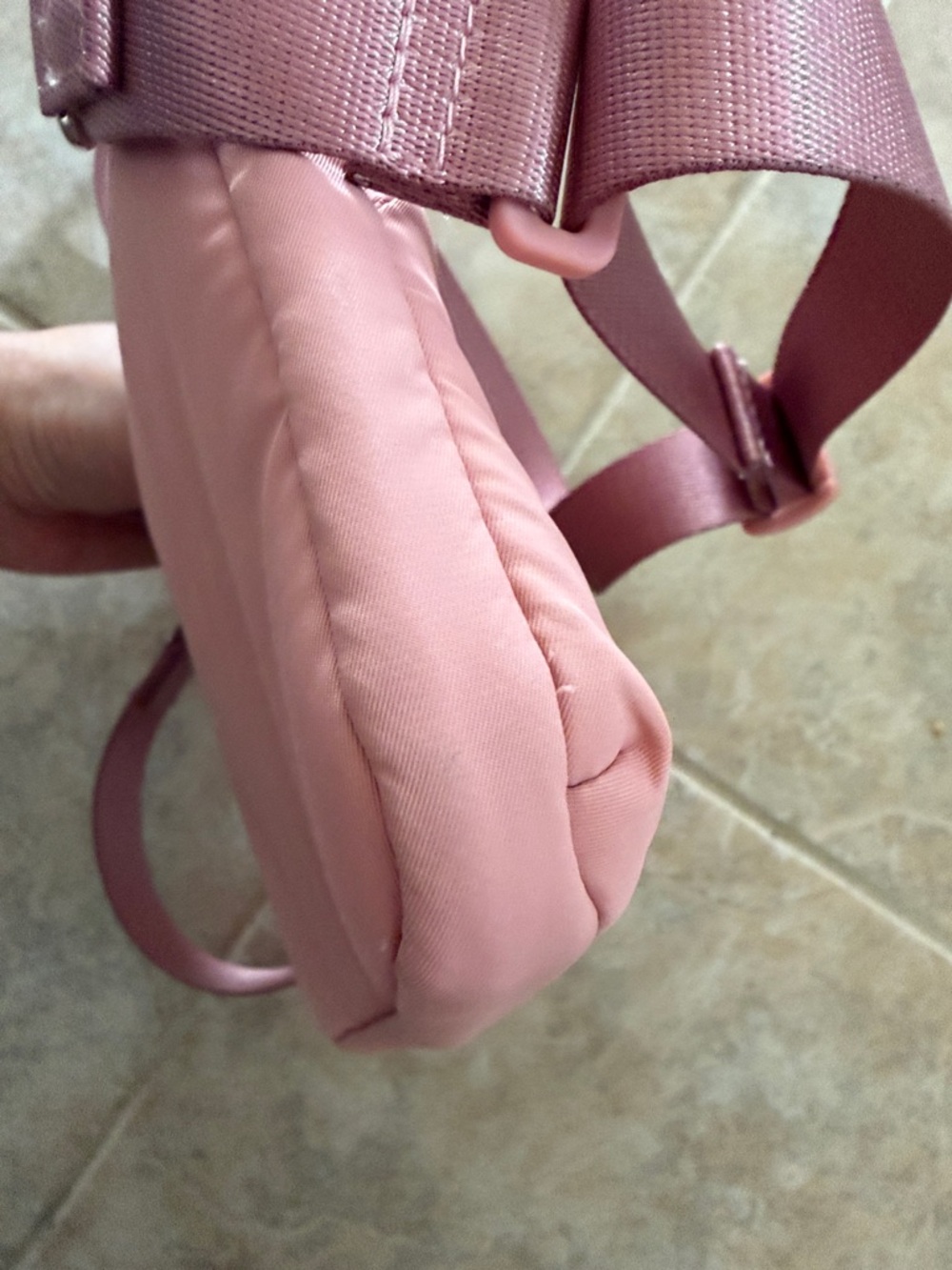 lululemon athletica Curved Line Crossbody Bag - Adjustable Strap - Picture 9 of 10